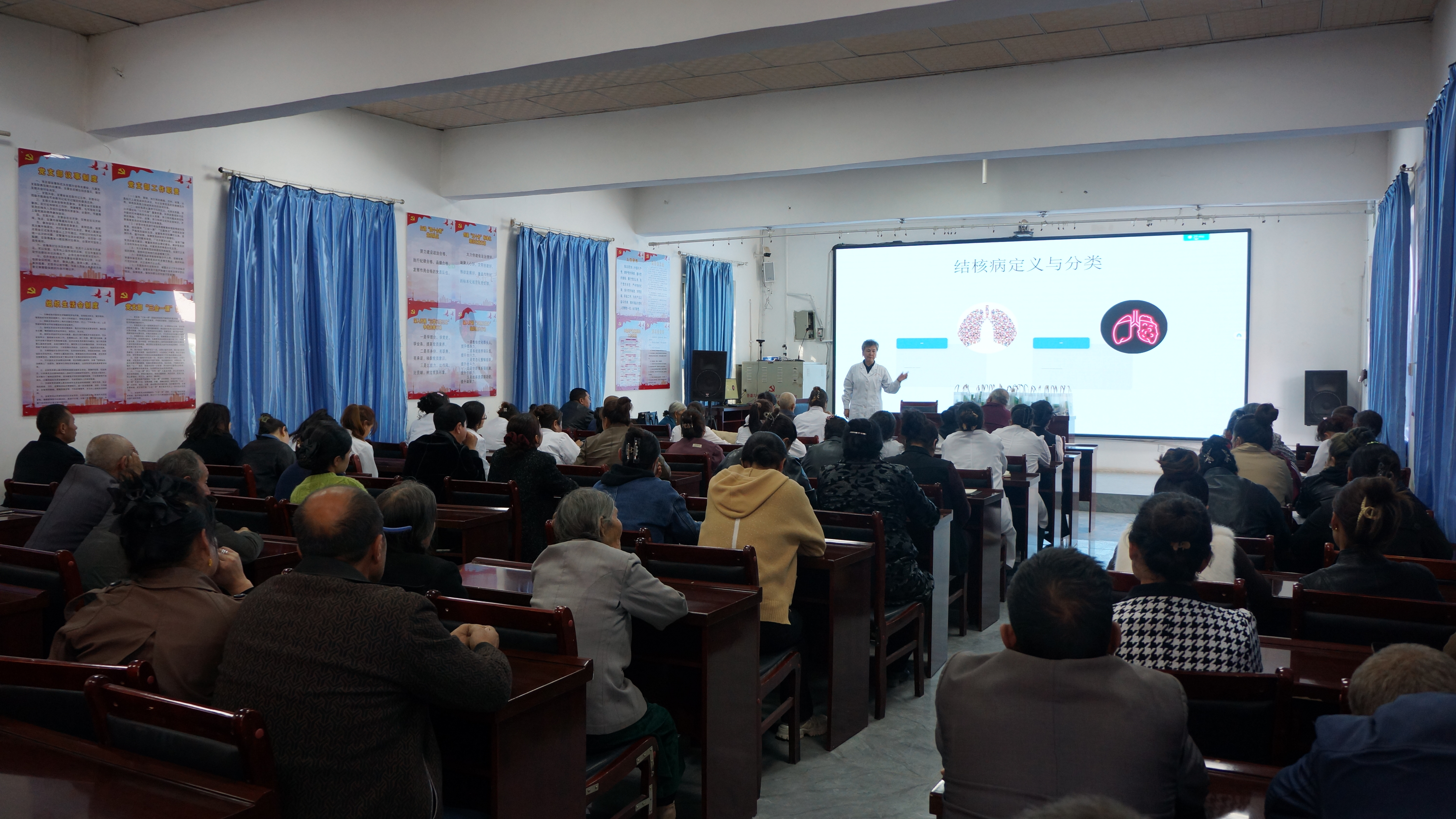 自治区医疗指导中心 新疆药学会 新疆医学会一行赴和田地区开展南疆基层“科普服务进乡村,用药安全惠民生”系列活动 自治区医疗指导中心 新疆药学会 新疆医学会一行赴和田地区开展南疆基层“科普服务进乡村,用药安全惠民生”系列活动