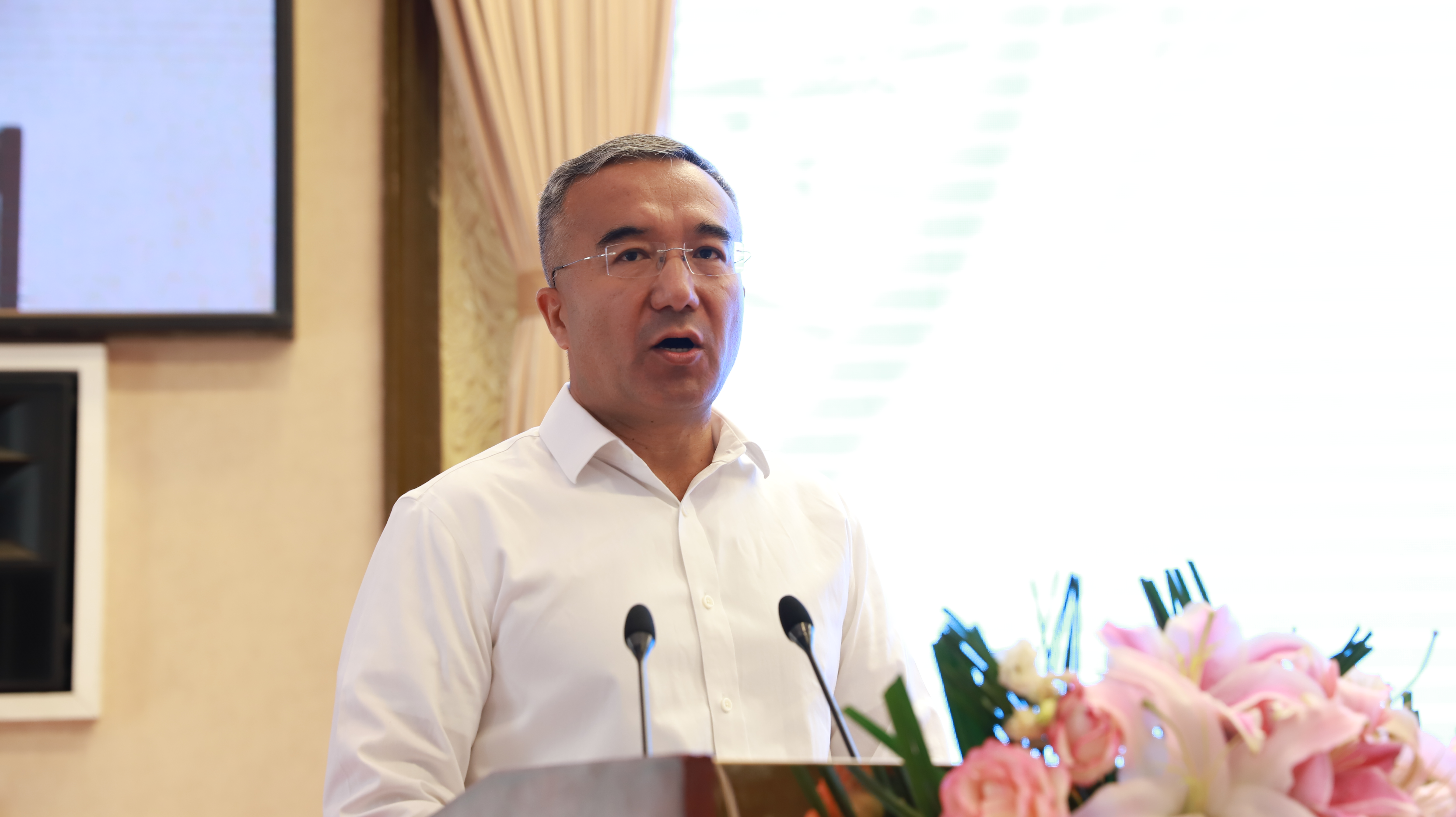 丝绸之路中药民族药产业发展学术会议·中国药学会民族药专业委员会成立大会暨新疆药学会成立60周年在乌鲁木齐举行 丝绸之路中药民族药产业发展学术会议·中国药学会民族药专业委员会成立大会暨新疆药学会成立60周年在乌鲁木齐举行