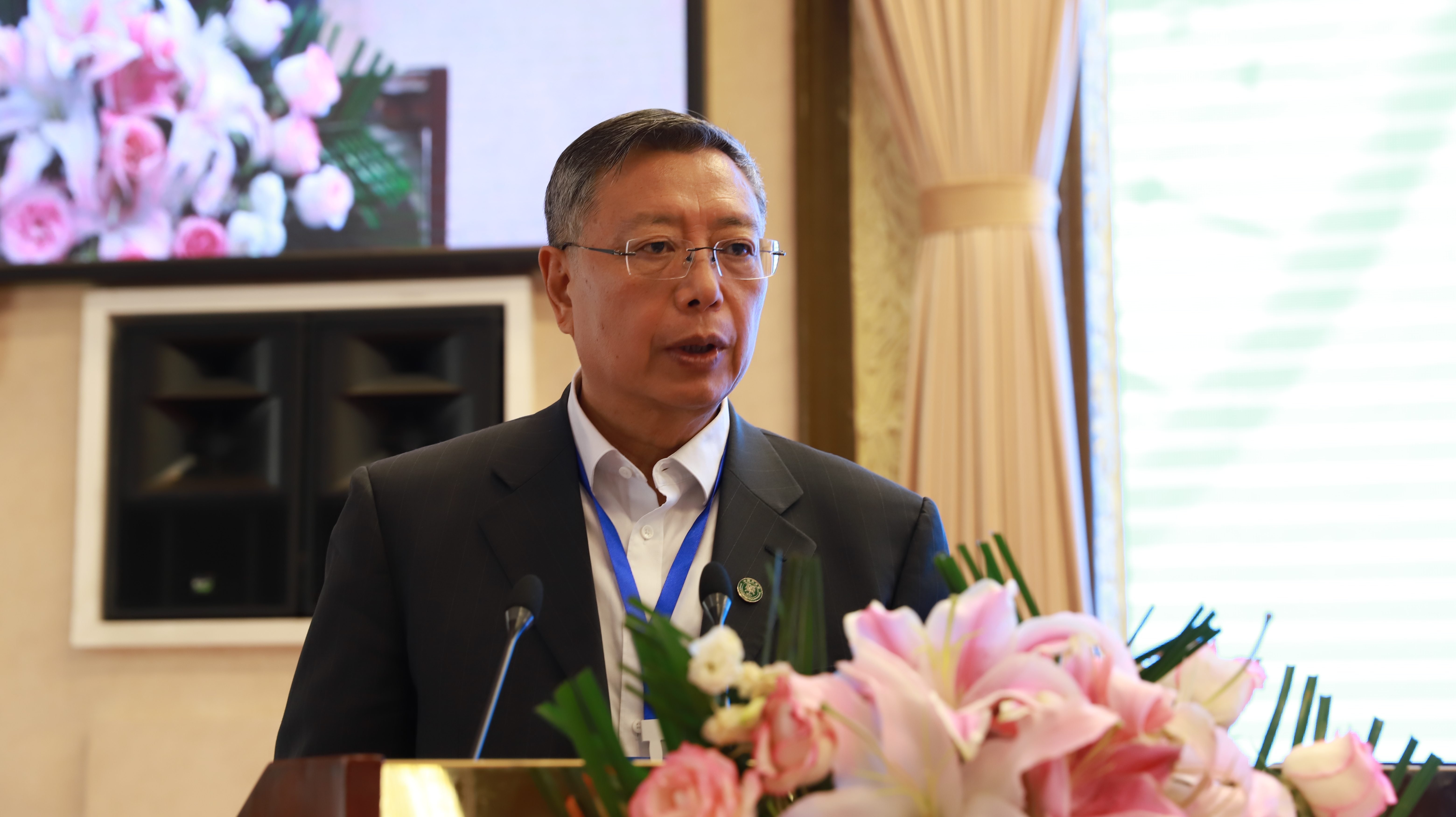 丝绸之路中药民族药产业发展学术会议·中国药学会民族药专业委员会成立大会暨新疆药学会成立60周年在乌鲁木齐举行 丝绸之路中药民族药产业发展学术会议·中国药学会民族药专业委员会成立大会暨新疆药学会成立60周年在乌鲁木齐举行