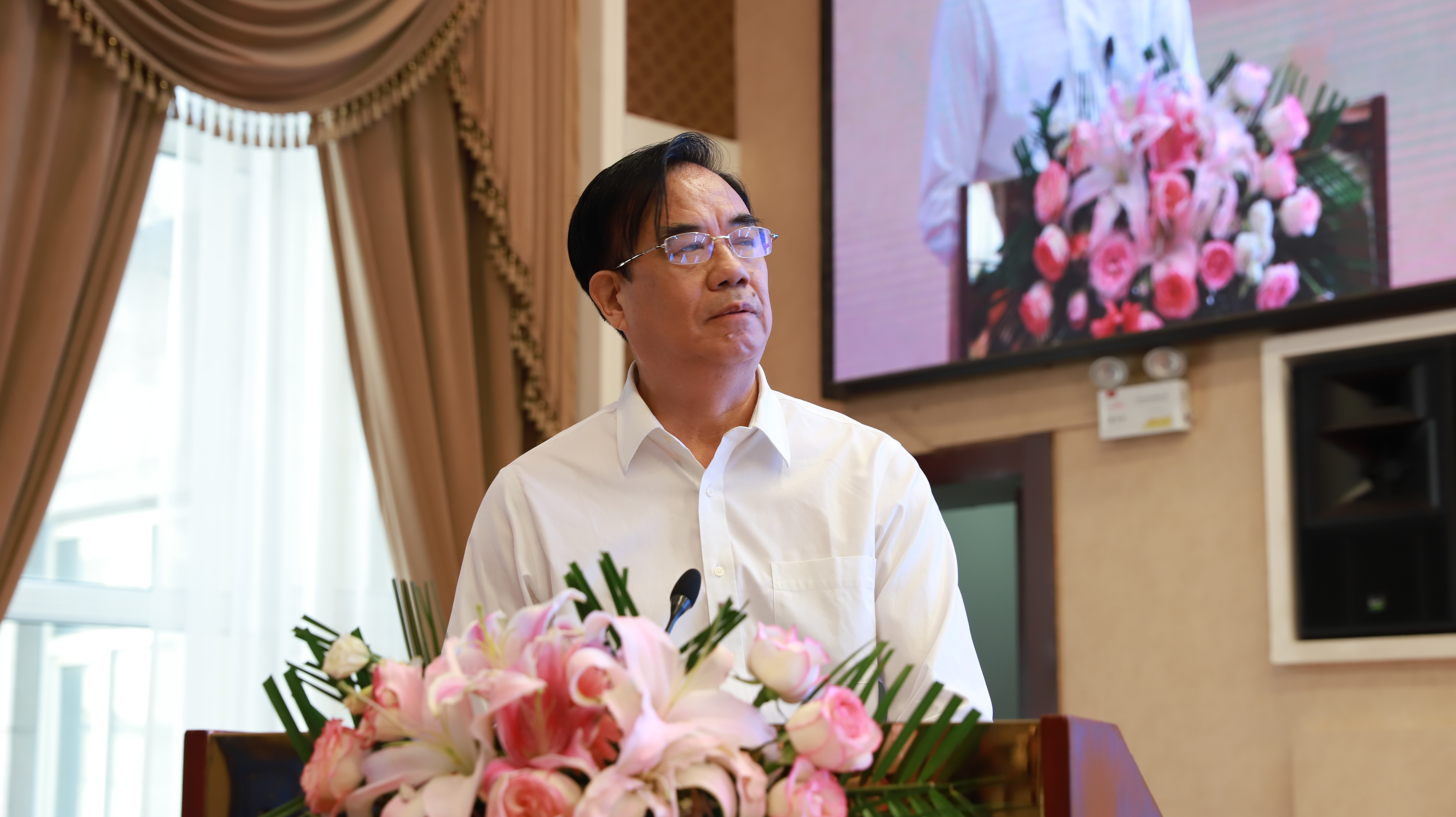 丝绸之路中药民族药产业发展学术会议·中国药学会民族药专业委员会成立大会暨新疆药学会成立60周年在乌鲁木齐举行 丝绸之路中药民族药产业发展学术会议·中国药学会民族药专业委员会成立大会暨新疆药学会成立60周年在乌鲁木齐举行