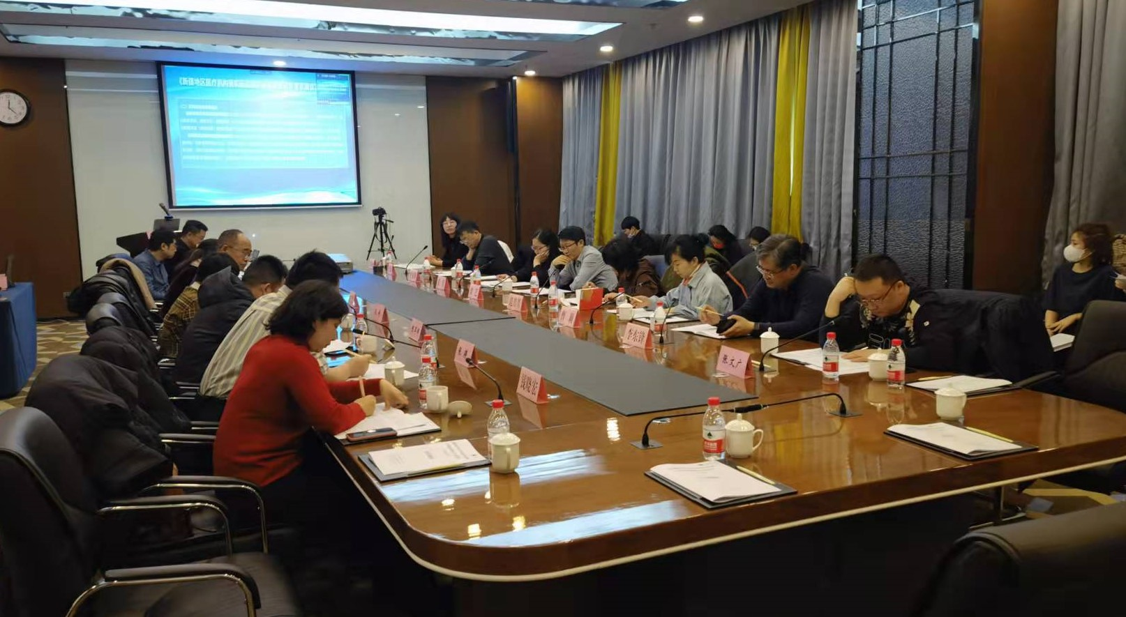 “新疆地区医疗机构落实药品集中采购政策药学专家建议定稿会”在乌鲁木齐顺利召开 “新疆地区医疗机构落实药品集中采购政策药学专家建议定稿会”在乌鲁木齐顺利召开