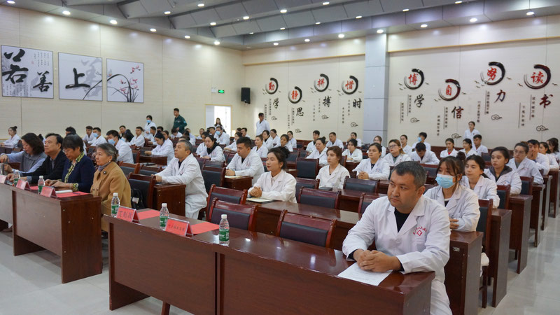 助力南疆乡村振兴·精准抗菌合理用药 --新疆药学会一行赴和田地区开展南疆基层“药学科普义诊进村 助力乡村振兴”及“皮山县人民医院抗菌药物合理应用与管理培训活动”